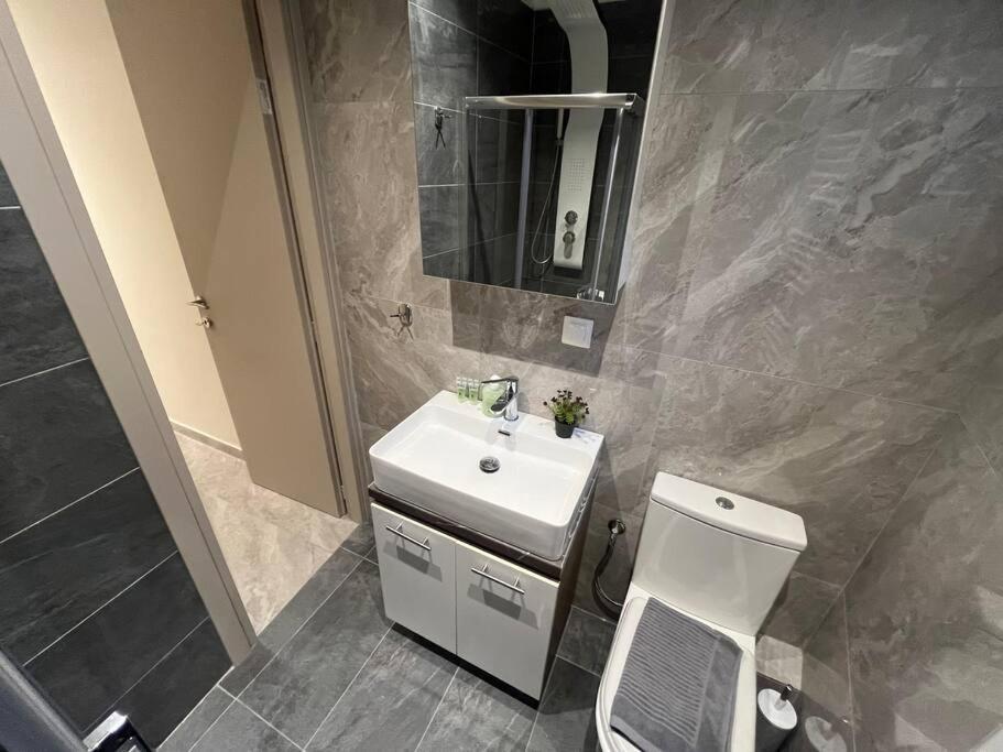 Odyssey 1 Apartment