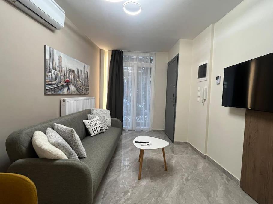 Apartment Odyssey 1 *